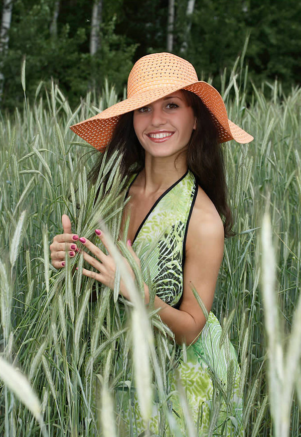 Елочка, 18 лет, 6 размер груди